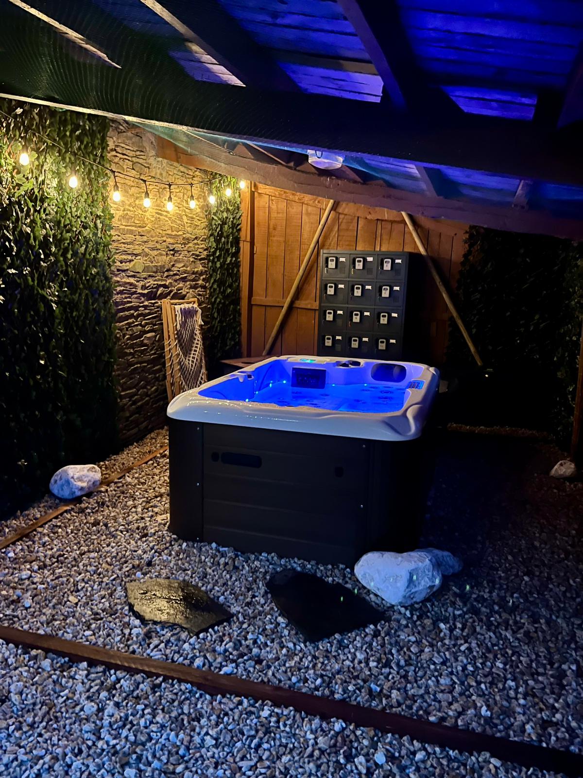 L'Escapade - Nature & Aventure | Lac de Guerlédan - 💧 SPA privatif – détente absolue